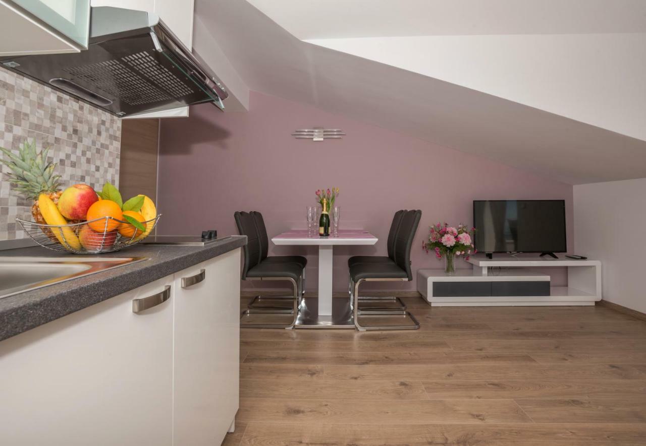 Apartmani Vujcic Makarska Ngoại thất bức ảnh