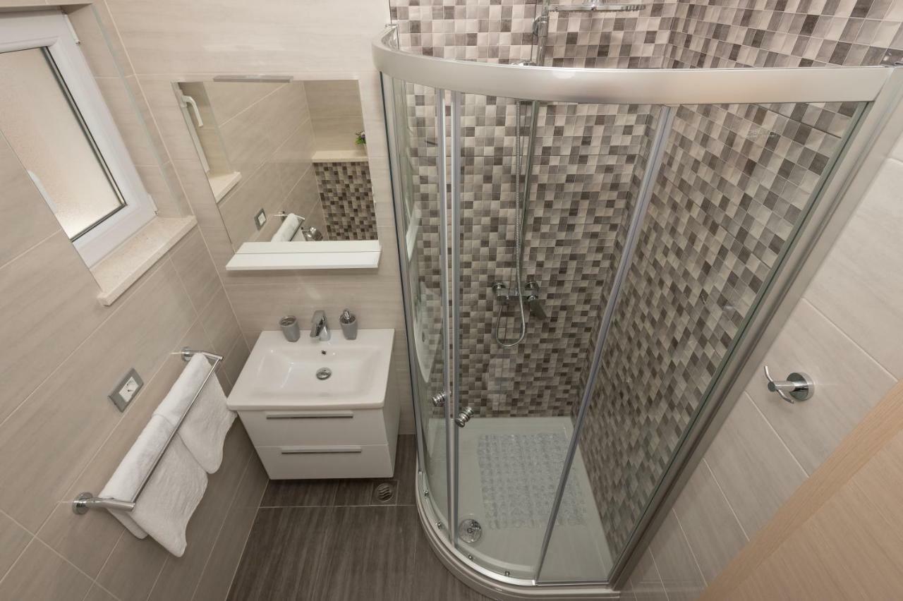 Apartmani Vujcic Makarska Ngoại thất bức ảnh