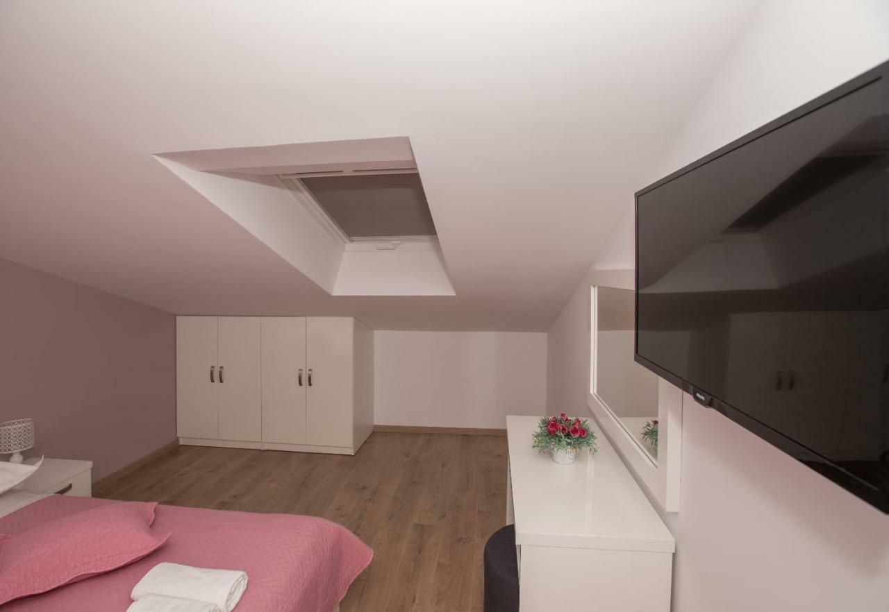 Apartmani Vujcic Makarska Ngoại thất bức ảnh